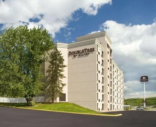 DoubleTree by Hilton Pittsburgh-Meadow Lands