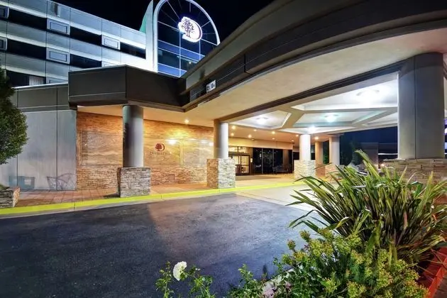 DoubleTree by Hilton Hotel Pleasanton at The Club - Dış Mekan
