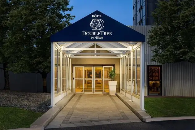DoubleTree by Hilton Pointe Claire Montreal Airport West - Dış Mekan