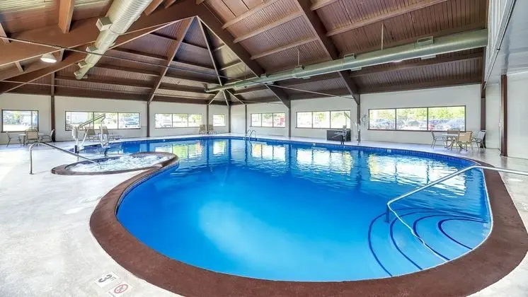 DoubleTree by Hilton Port Huron - Havuz