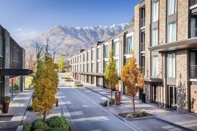 DoubleTree by Hilton Queenstown - 1
