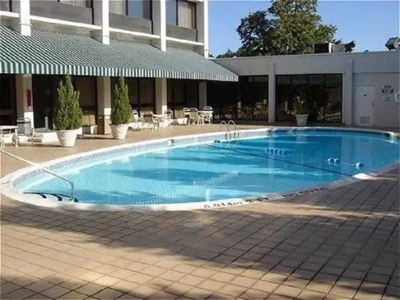 DoubleTree by Hilton Raleigh Crabtree Valley