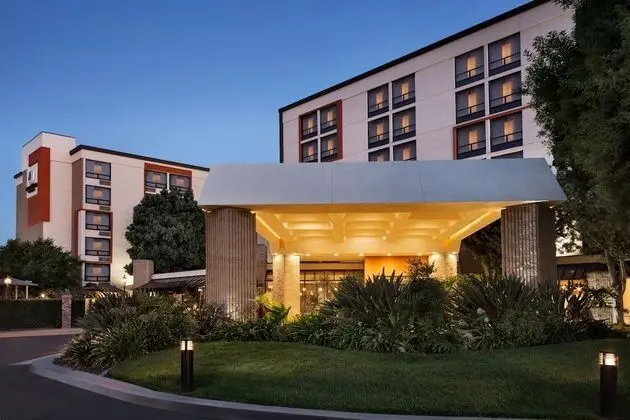 DoubleTree by Hilton Hotel San Bernardino - Dış Mekan