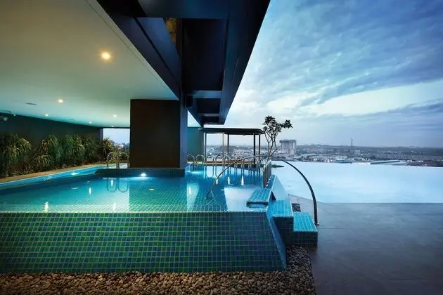DoubleTree by Hilton Shah Alam i-City - Havuz