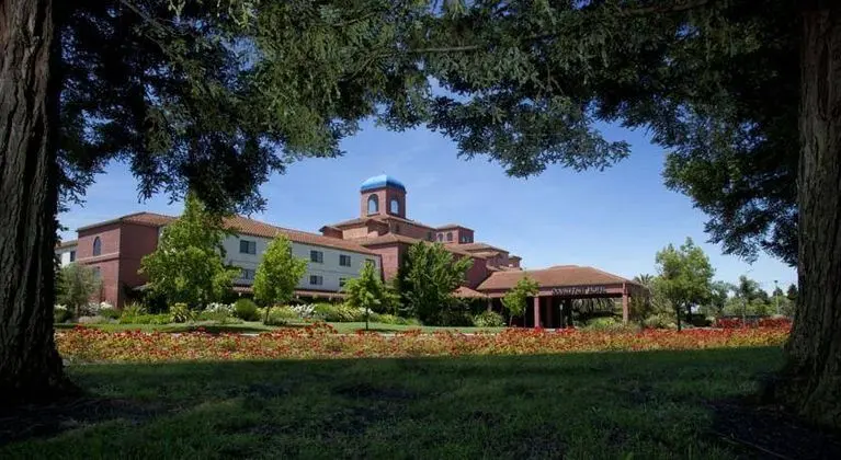 DoubleTree by Hilton Sonoma - Wine Country