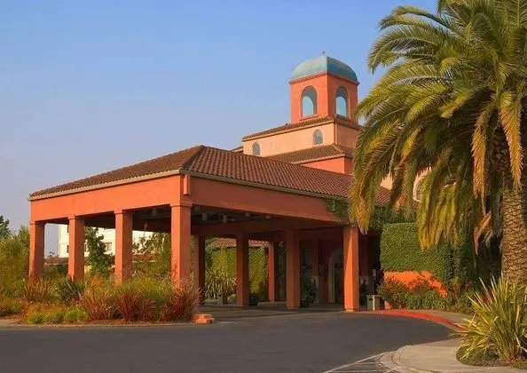 DoubleTree by Hilton Sonoma - Wine Country