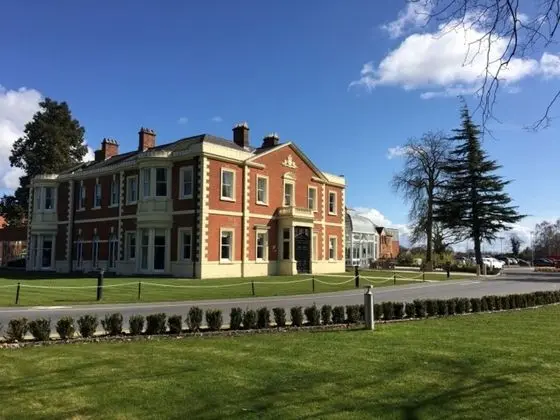 DoubleTree by Hilton Hotel & Spa Chester - Dış Mekan