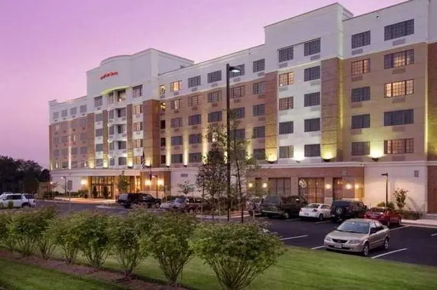 DoubleTree by Hilton Hotel Sterling Dulles