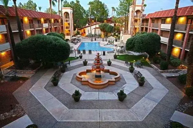 DoubleTree by Hilton Tucson Airport