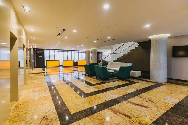 DoubleTree by Hilton Hotel Tyumen - Lobi