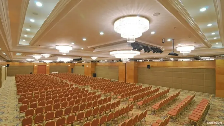 DoubleTree by Hilton Van - İş / Konferans