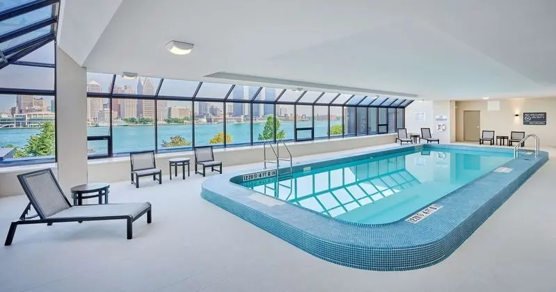 DoubleTree by Hilton Windsor, ON - Havuz