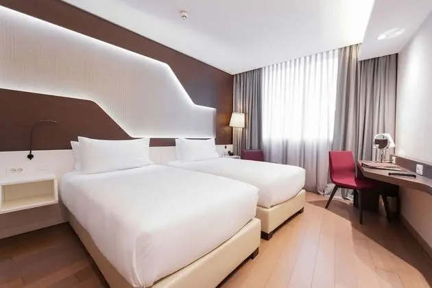 DoubleTree by Hilton Hotel Yerevan City Centre - Oda