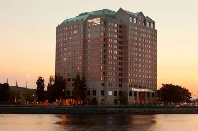 DoubleTree Suites by Hilton Hotel Boston-Cambridge - Dış Mekan