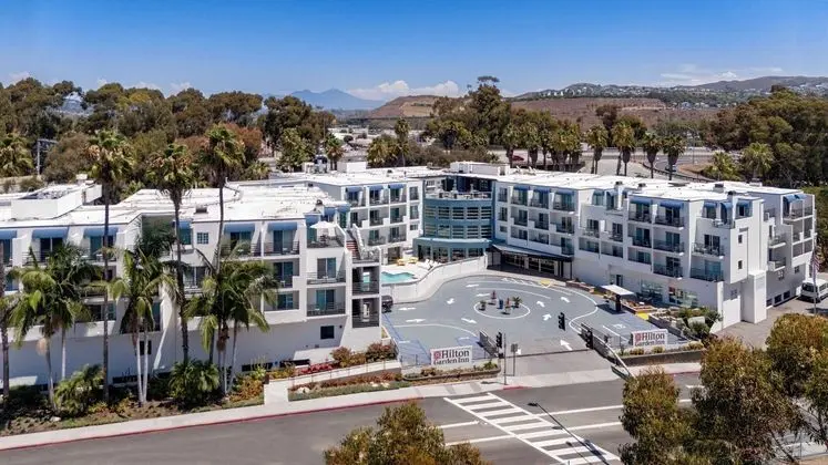 DoubleTree Suites by Hilton Hotel Doheny Beach - Öne Çıkan Resim