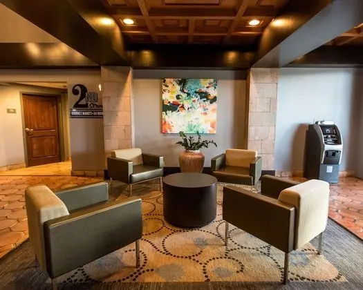 DoubleTree Suites by Hilton Hotel McAllen - Lobi