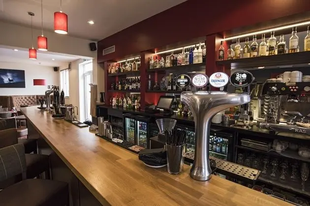 The Douglas Arms Hotel - Bar