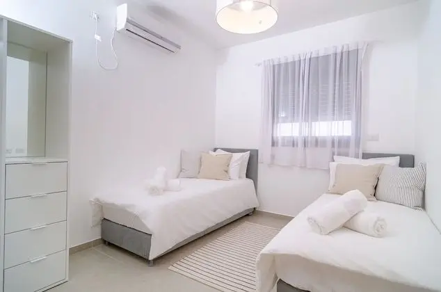 Dov Garden apartment with private pool - Oda
