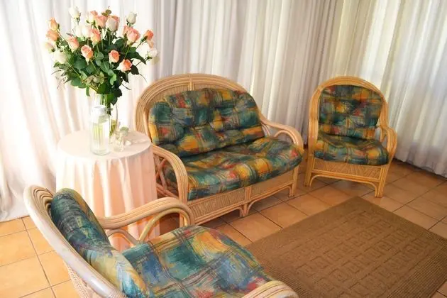 Dove's Nest Guest House - Lobi