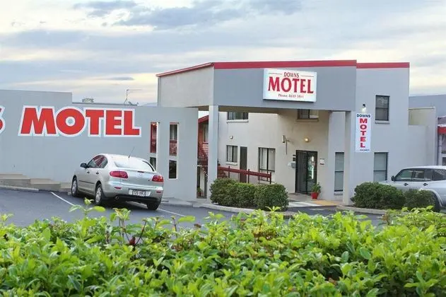 Downs Motel