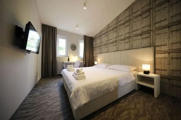 Downtown Boutique Hostel - 1