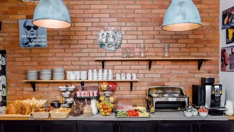 Downtown Bratislava Hotel - Kahvaltı