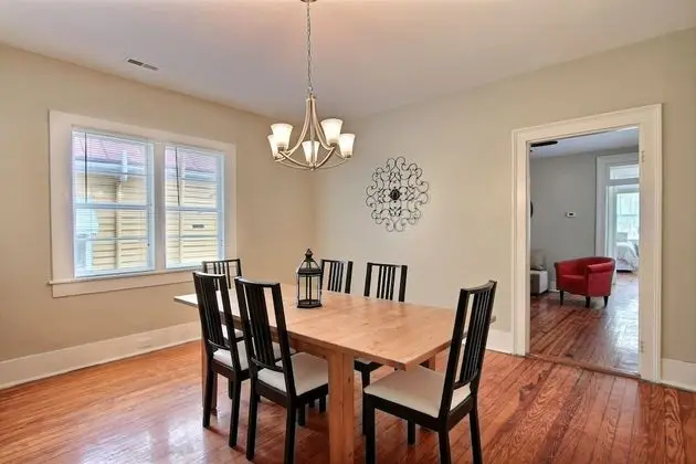 Downtown Charleston Vacation Rentals - Oda Düzeni