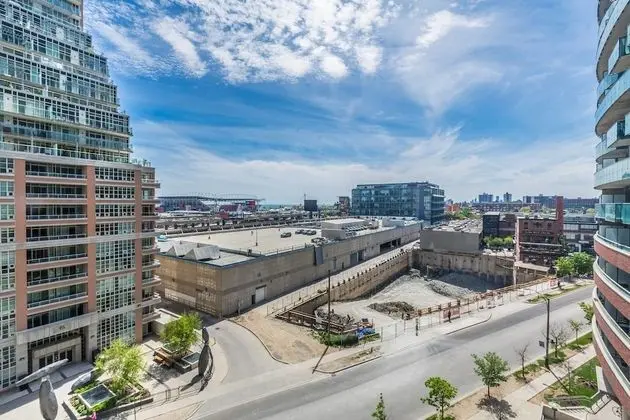 Downtown Condo Near Exhibition Place With Balcony
