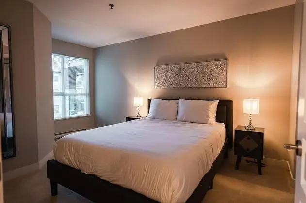 Downtown Condo at Waterscapes - Oda
