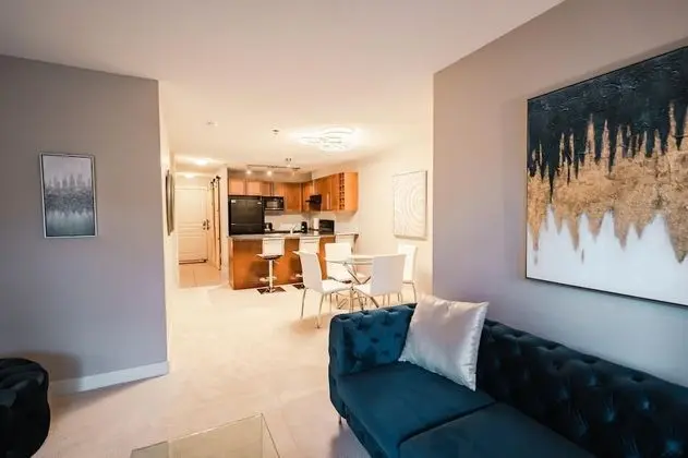 Downtown Condo at Waterscapes - Oda Düzeni