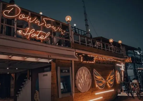 Downtown Hotel - Dış Mekan