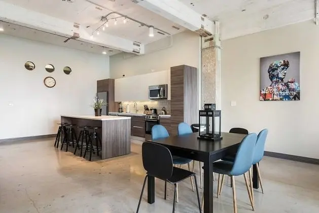 Downtown Dallas Gorgeous 3 BD, Pool & Gym - Mutfak