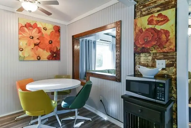 Downtown House- IN Historic Branson - Awesome Location!! - Dış Mekan