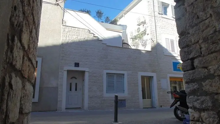 Downtown Luxury Suites - Lobi
