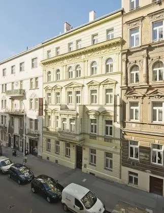 DownTown Suites Kodanská - Dış Mekan