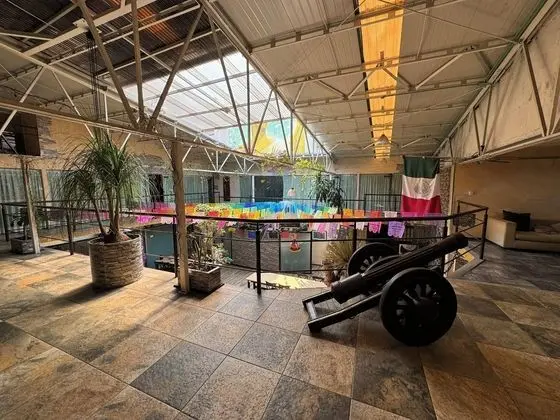 Downtown Treasure Place - Öne Çıkan Resim