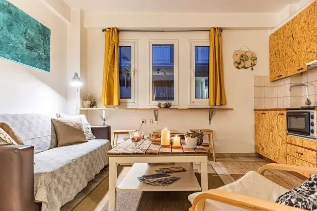Downtown Yellow Studio With Private Parking - Öne Çıkan Resim