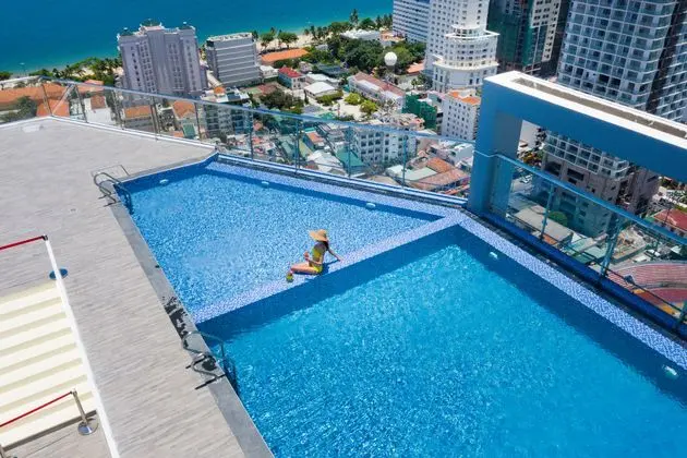 DQUA Hotel And Apartment - Havuz