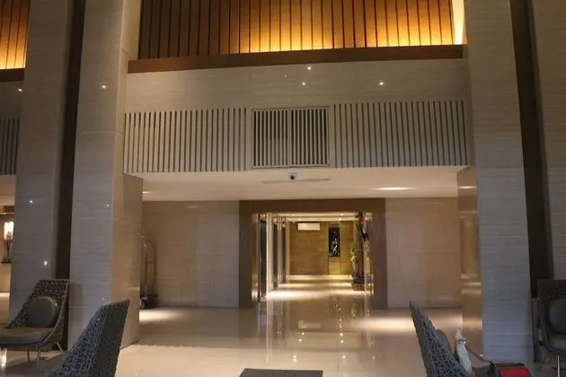 Dr. Calayan's Cozy Wind Residences Tagaytay Taal View - Lobi