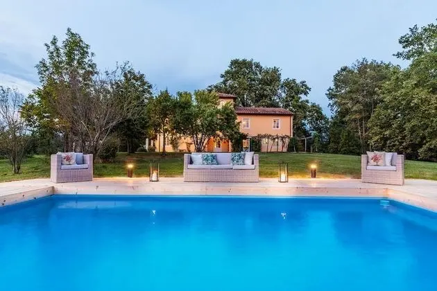 Villa Drago an Authentic Farmhouse With Private Pool in Orentano - Oda
