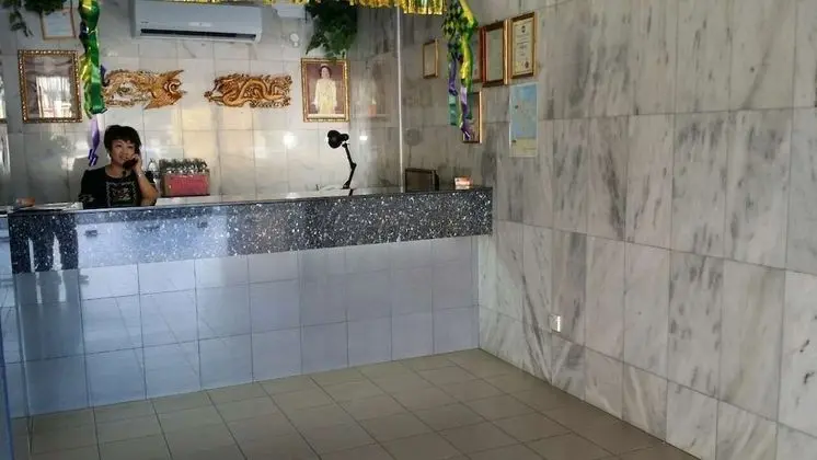Dragon & Phoenix Hotel - Lobi