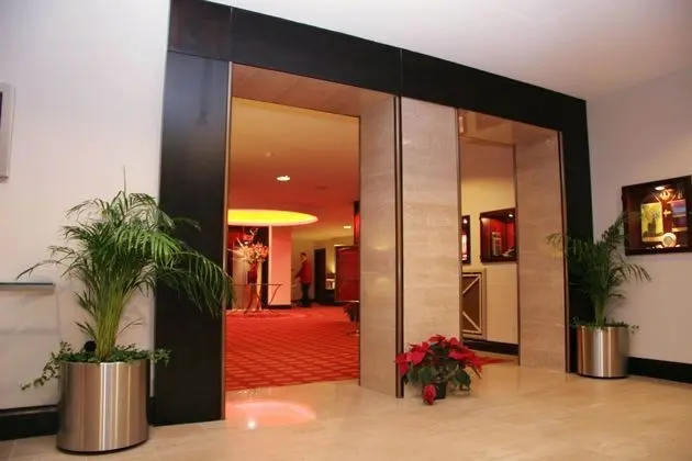Dragon Hotel - Lobi