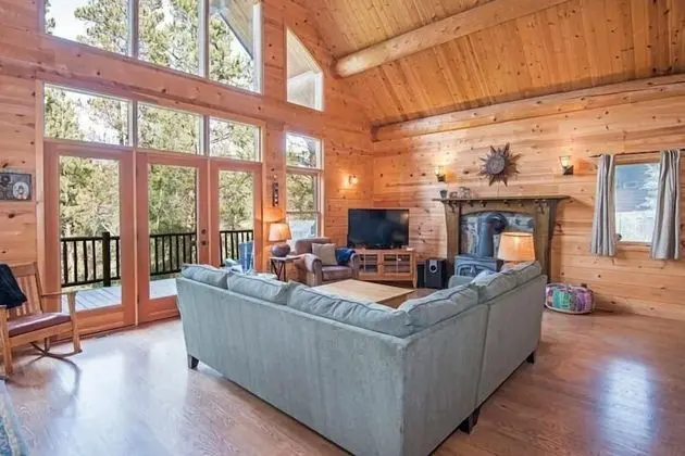 Dragonfly Cabin
