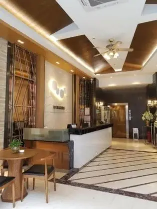 The Dragons Hotel - Lobi
