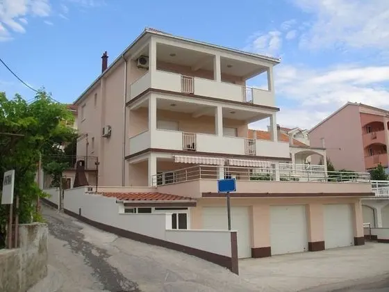 Dragutin - A2 Drugi kat - Dış Mekan