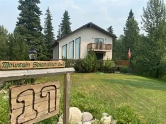 Dream 4-Br 4-Ba Chalet | Private Hot Tub | 2 min to Jasper National Park Gates - Dış Mekan