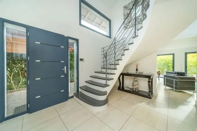 Dream 5BD Villa for Families Geneva 14KM - İç Mekan