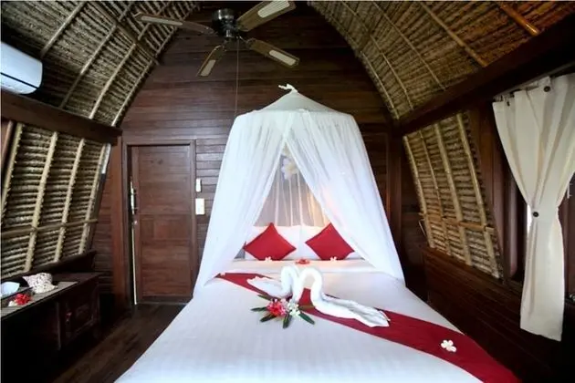 Dream Beach Kubu Lembongan by WizZeLa - Oda