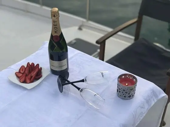 Dream House Boat - Yerinde Yemek