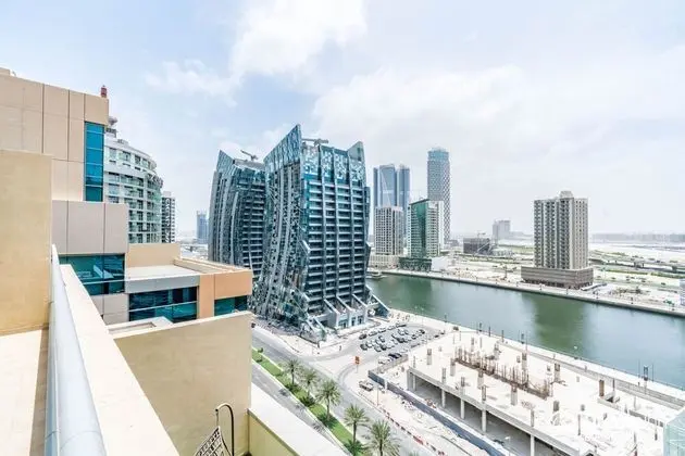 Dream Inn Apartment Bay Square